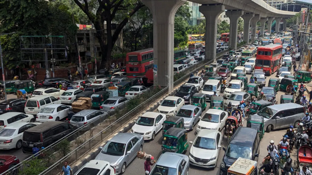 বিজয় দিবস: যেসব সড়ক এড়িয়ে চলতে বললো ডিএমপি
